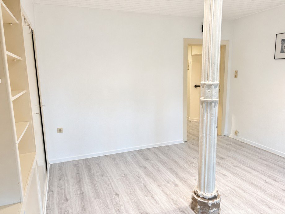 Wohn- und Schlafbereich Souterrainwohnung Bremen