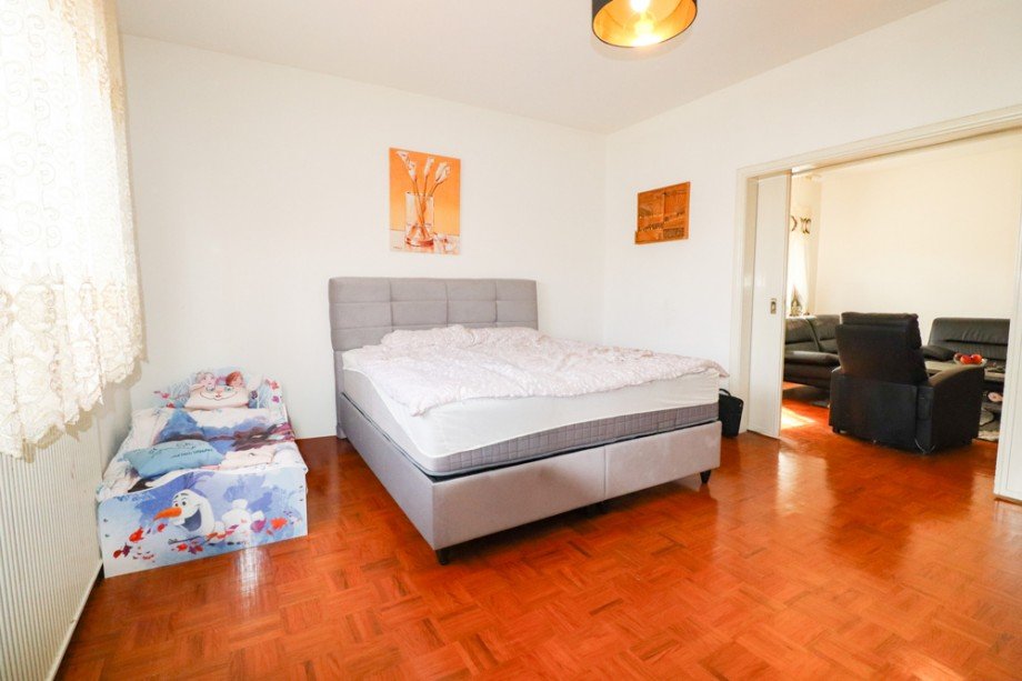 1. OG-li 1. Schlafzimmer Haus Oldenburg