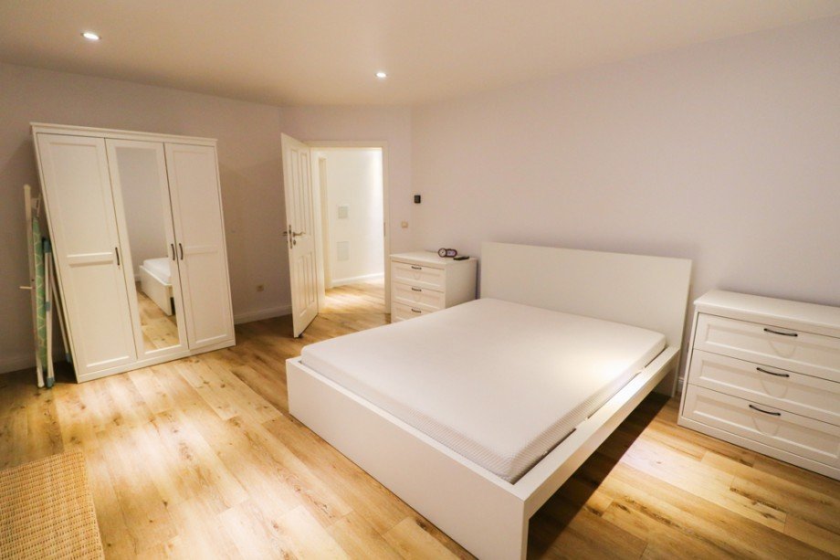 Schlafzimmer Souterrainwohnung Wilhelmshaven