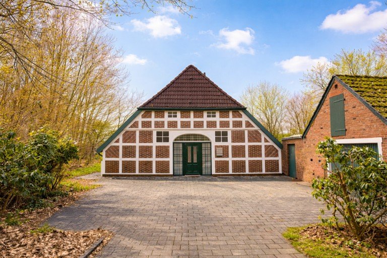 Vorderansicht Oldenburg (Oldenburg) / Donnerschwee Resthof L�ndliche Idylle mitten in Oldenburg - modernisierter Resthof auf ca. 4.000 m� Grundst�ck
