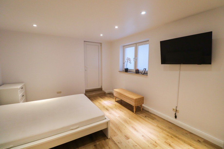 Schlafzimmer Souterrainwohnung Wilhelmshaven
