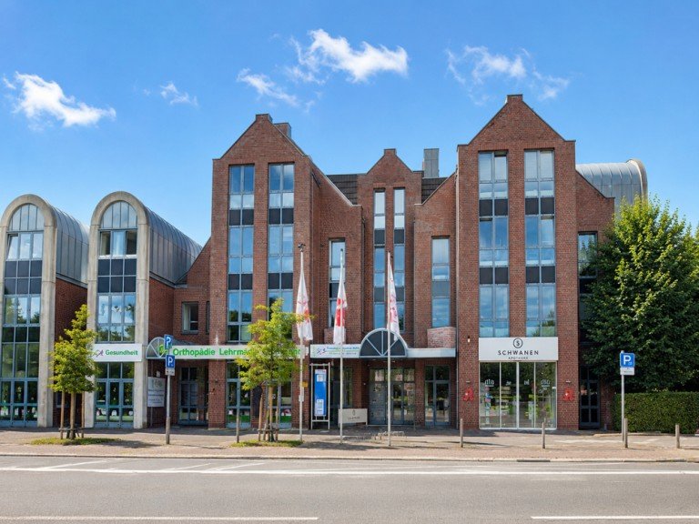 Frontansicht_Geb�ude Wilhelmshaven Dachgeschosswohnung Vermietete Dachgeschosswohnung mit Charme im Herzen von Wilhelmshaven !