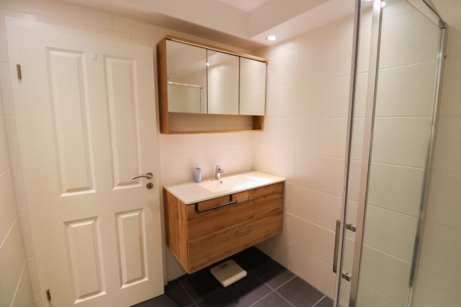 Badezimmer Souterrainwohnung Wilhelmshaven