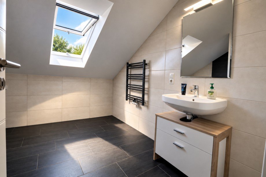 1. Badezimmer im OG Zweifamilienhaus Herzlake