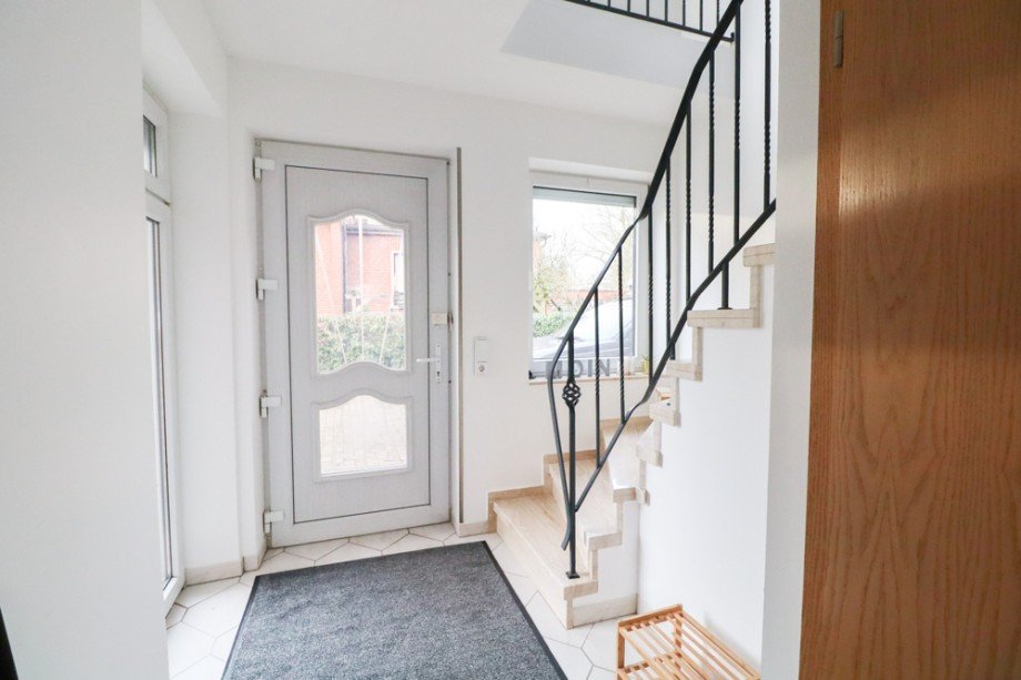 Treppenhaus im EG Zweifamilienhaus Friesoythe