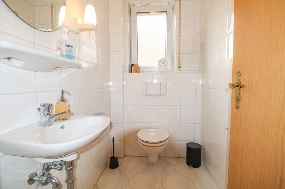 G�ste-WC im EG Zweifamilienhaus Friesoythe