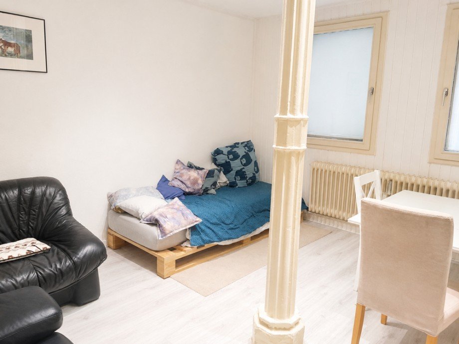 Wohn- und Schlafbereich Souterrainwohnung Bremen