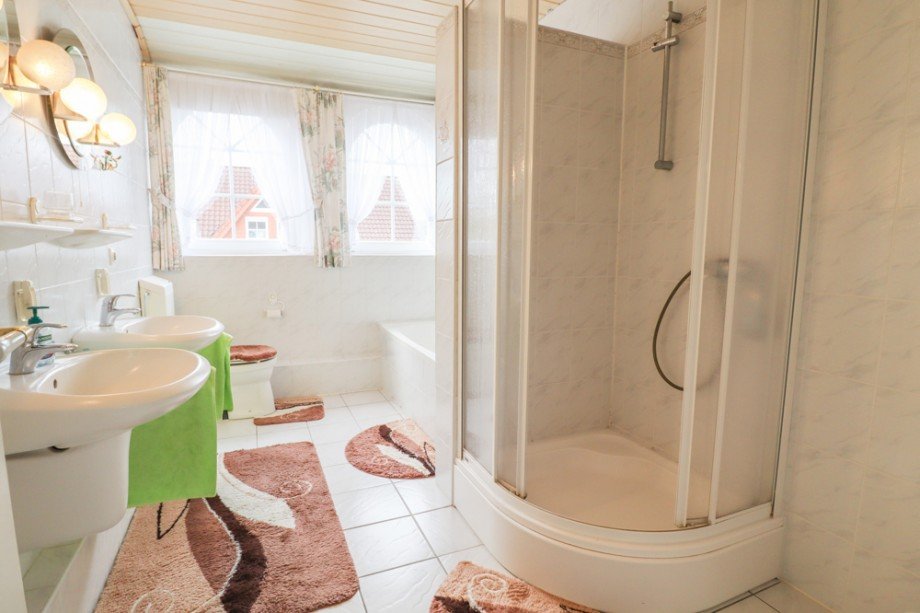 Badezimmer im OG Einfamilienhaus Hatten