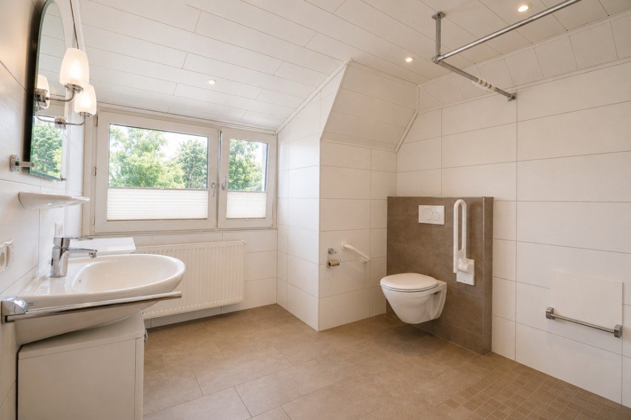 WHG 2 - Badezimmer Haus Apen / Godensholt