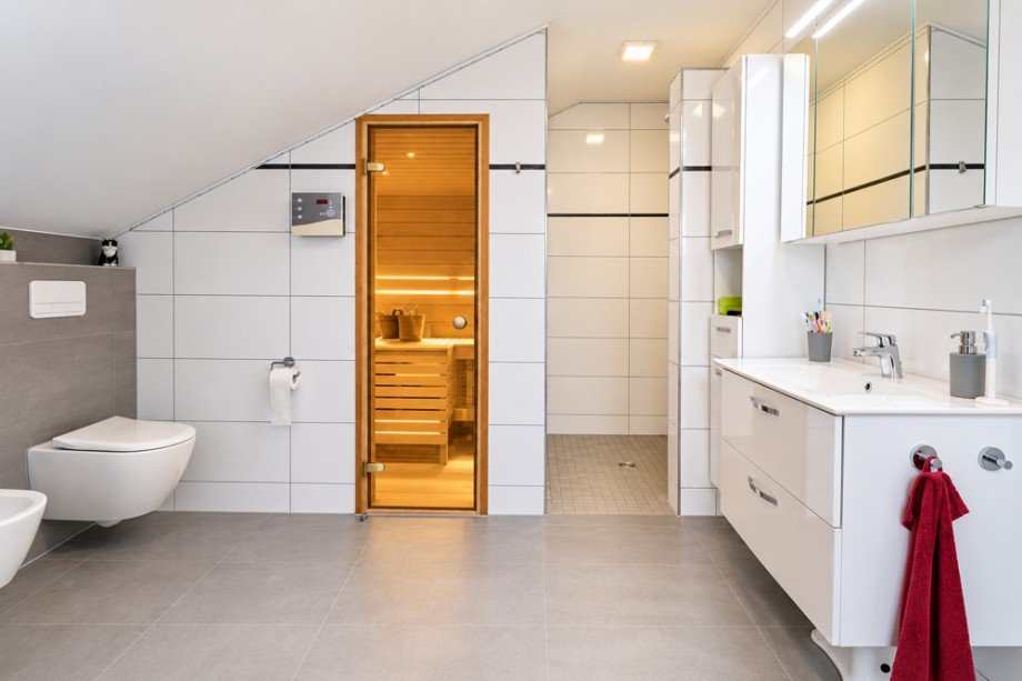 Badezimmer mit Sauna Einfamilienhaus Diepholz