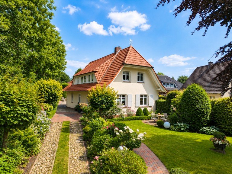 Au�enansicht Wildeshausen Einfamilienhaus Ein Zuhause mit Geschichte - charmantes Einfamilienhaus auf traumhaftem Grundst�ck in Wildeshausen!