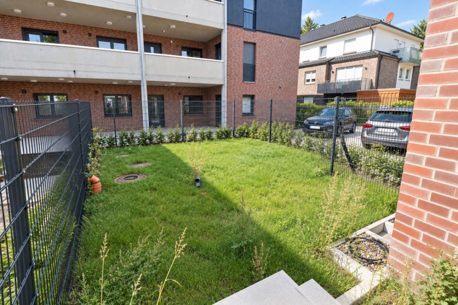 Terrasse und Gartenanteil Doppelhaush�lfte Oldenburg