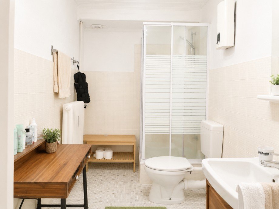 Badezimmer Souterrainwohnung Bremen