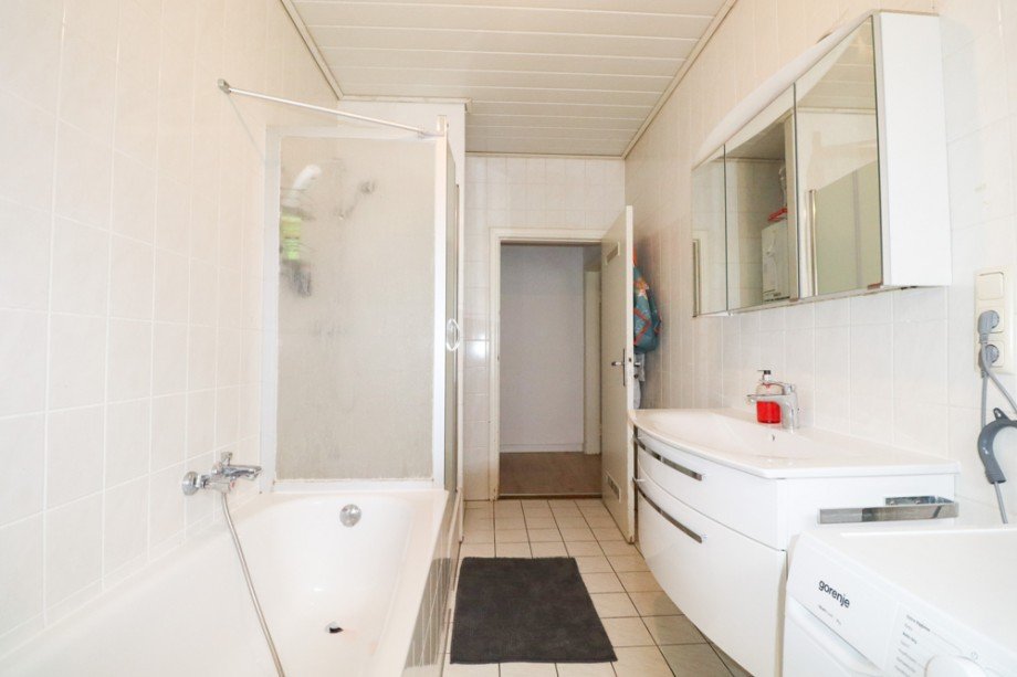 1.OG-re Badezimmer Haus Oldenburg