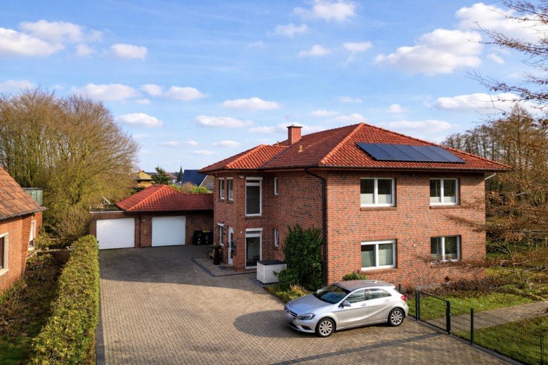 Au�enansicht Friesoythe Zweifamilienhaus Doppelte Wohnfreude: Modernes Zweifamilienhaus im Herzen von Friesoythe!