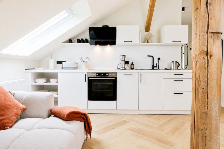 Kochbereich Oldenburg Dachgeschosswohnung DESIGN-APARTMENT im Dachgeschoss - m�bliert & sofort frei!
