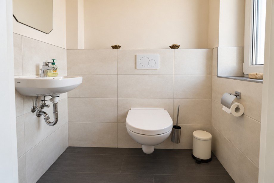 G�ste-WC im EG Zweifamilienhaus Herzlake
