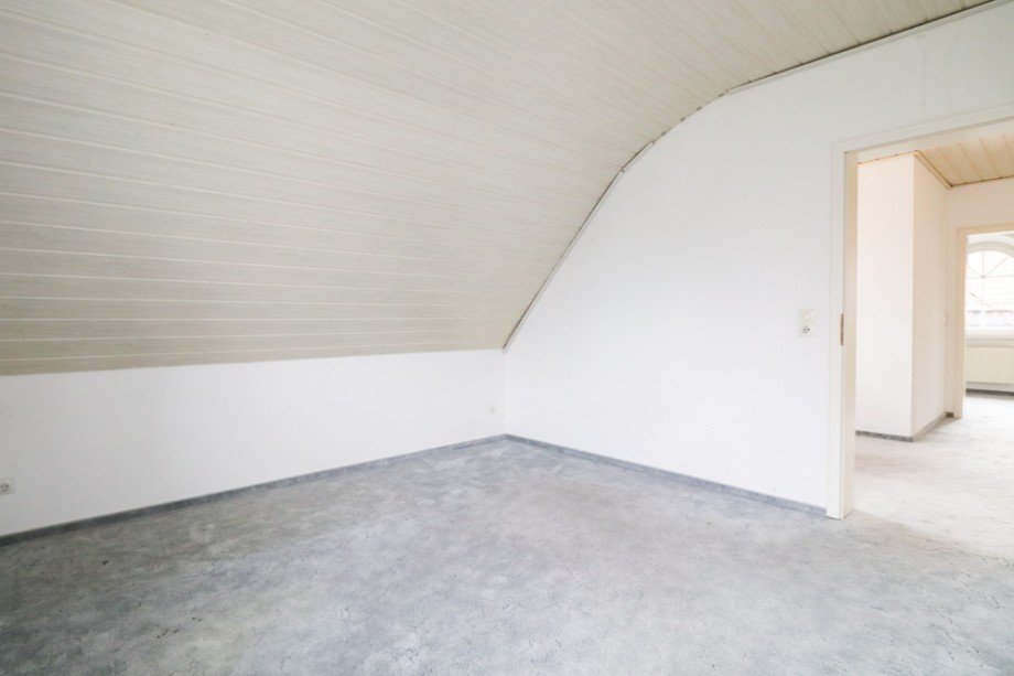 1. Zimmer im OG Einfamilienhaus Hatten