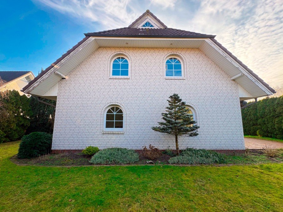 Hinteransicht Einfamilienhaus Hatten