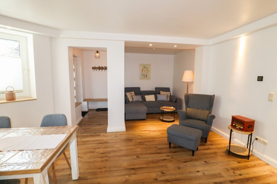 Wohn- und Essbereich Souterrainwohnung Wilhelmshaven