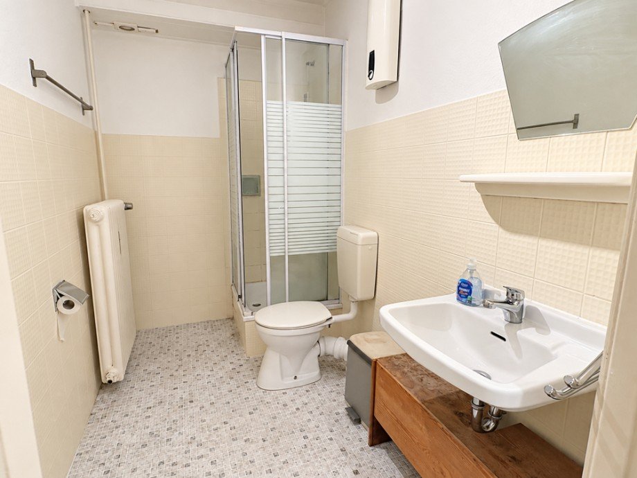 Badezimmer Souterrainwohnung Bremen